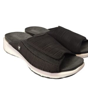Bzees black adjustable slides with Velcro closure sandals 9W